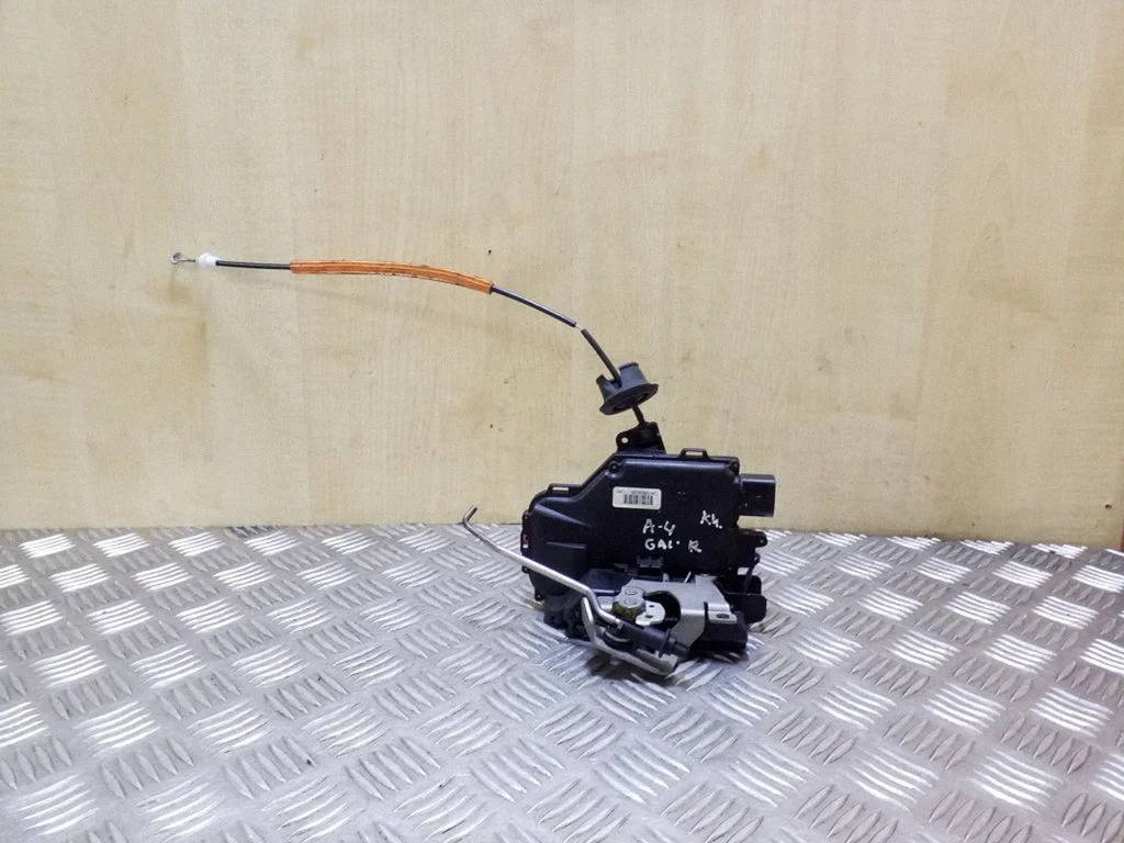 Rear door lock 8E0839016C