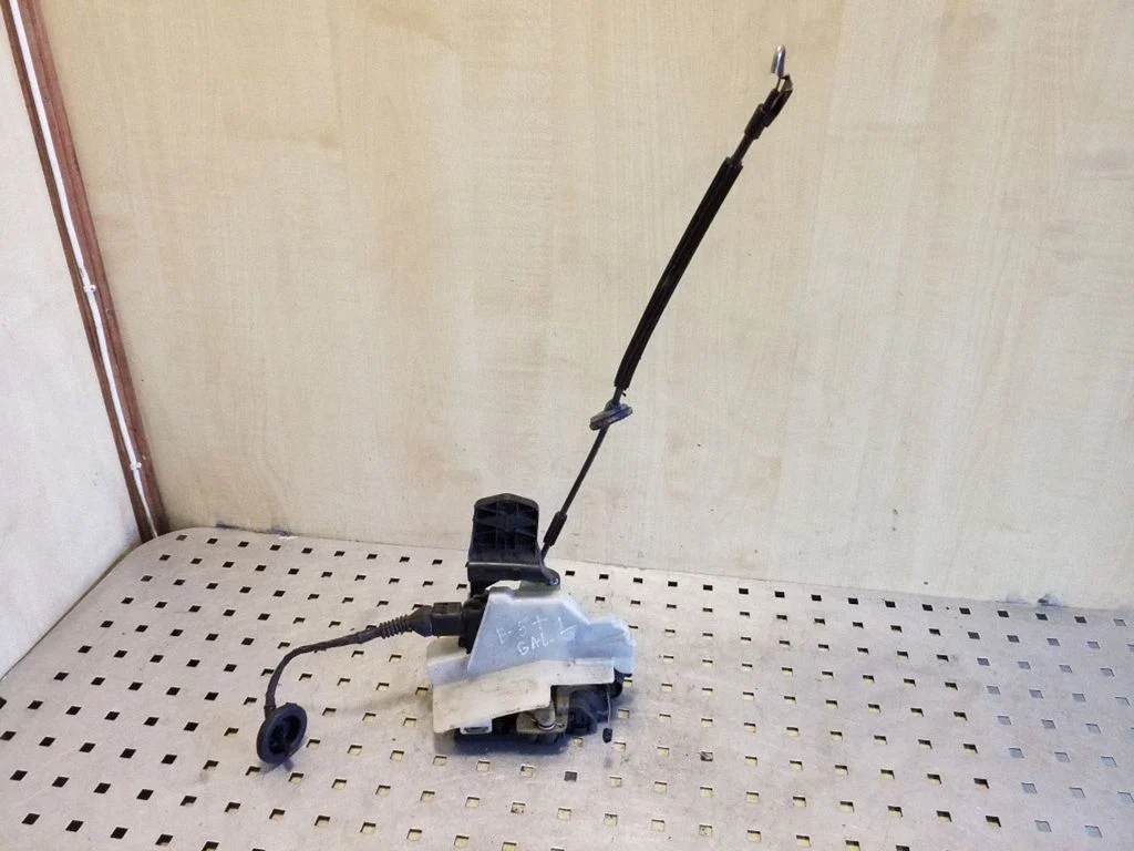 Rear door lock 3B0837867