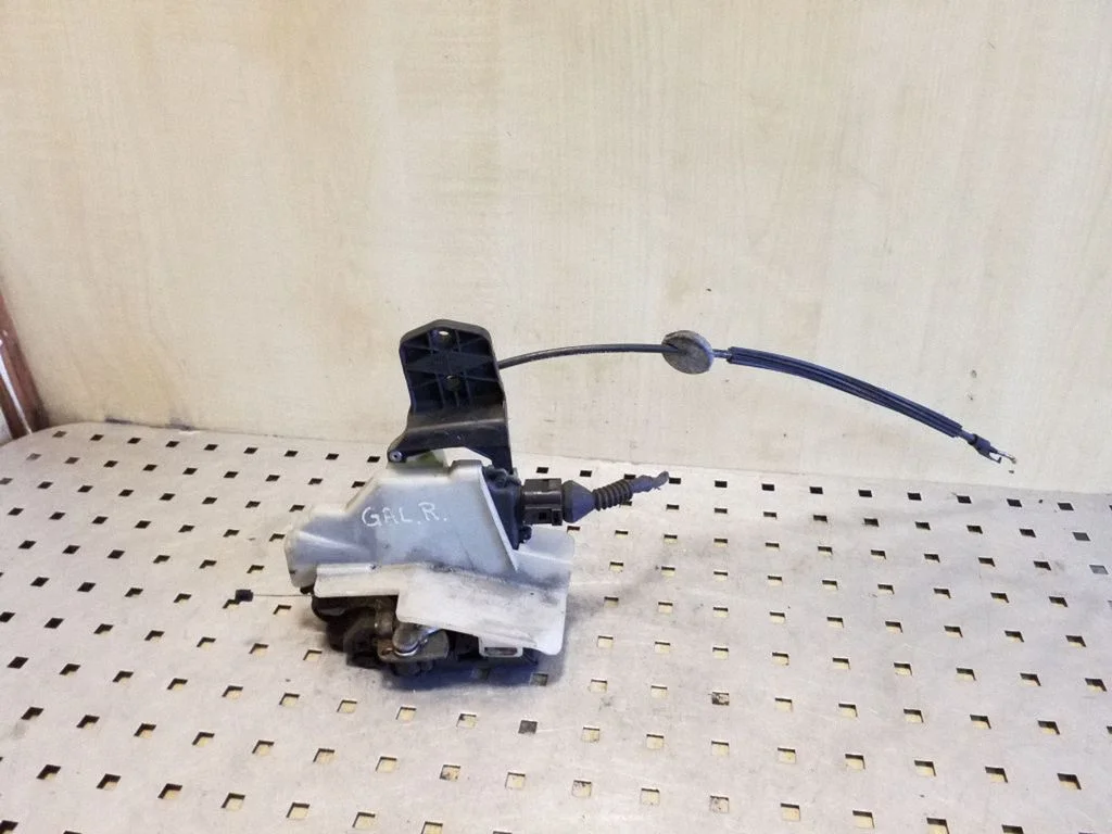 Rear door lock – right