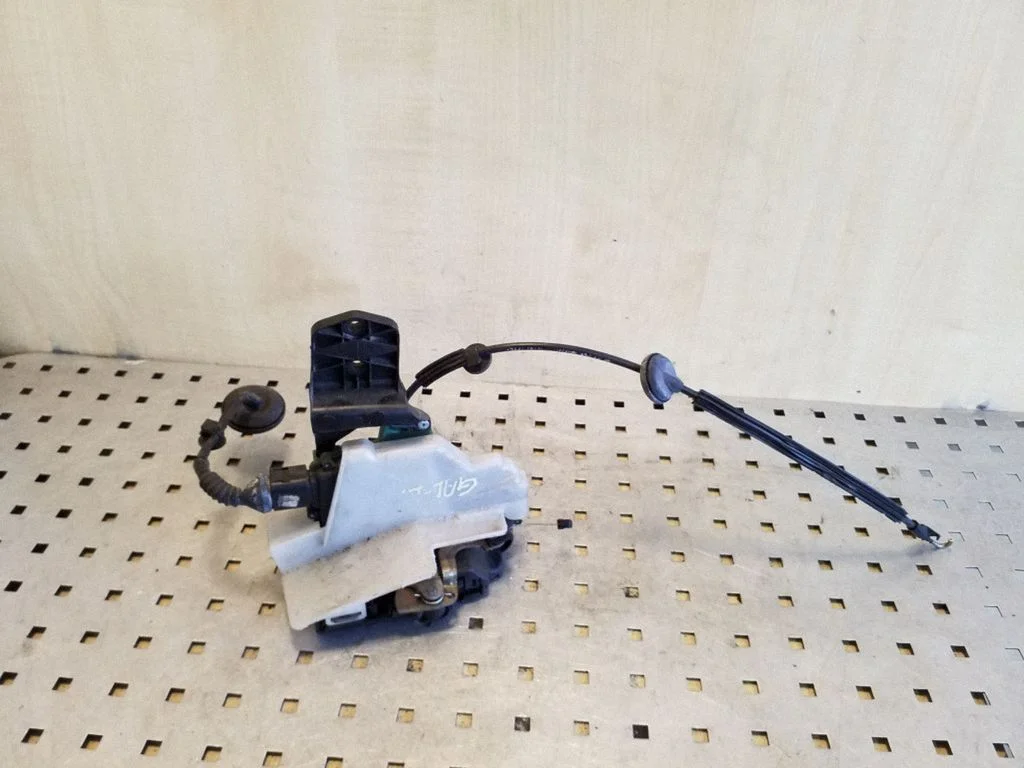 Rear door lock – left