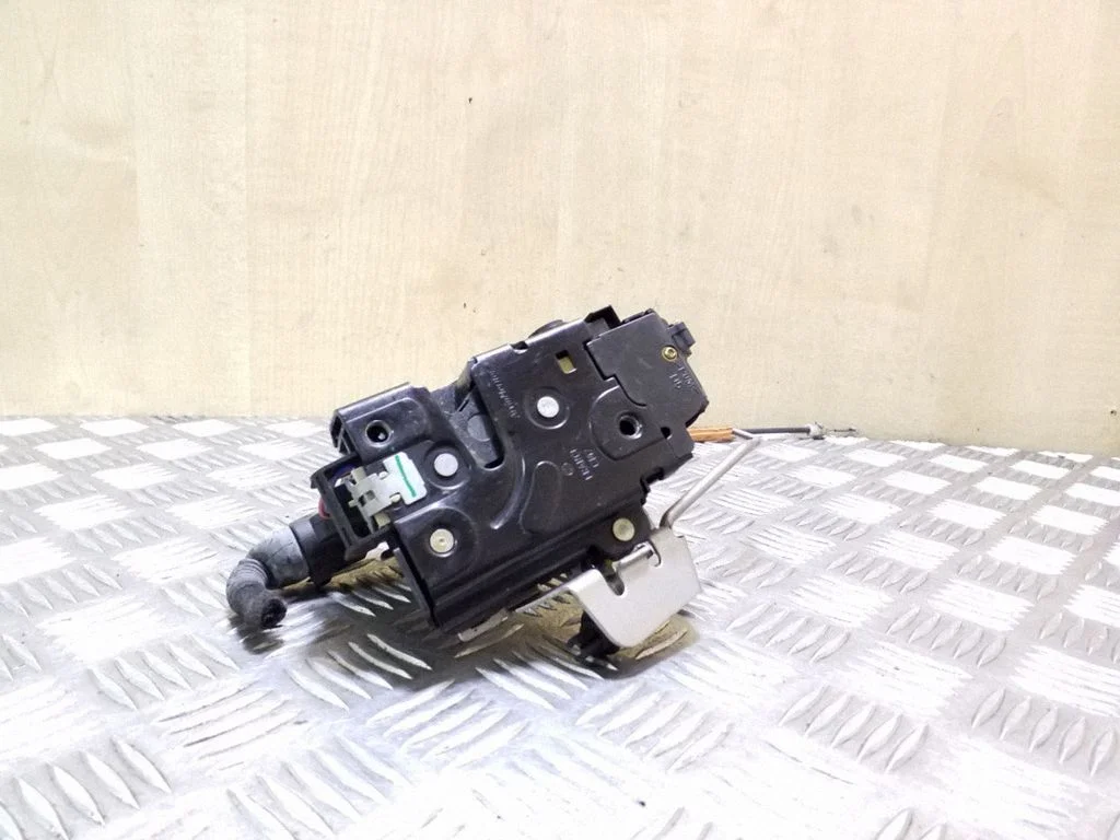 Rear door lock 8E0839016C
