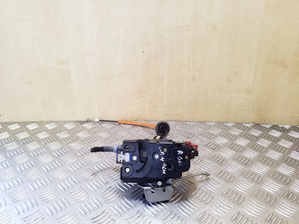Rear door lock 8E0839016C