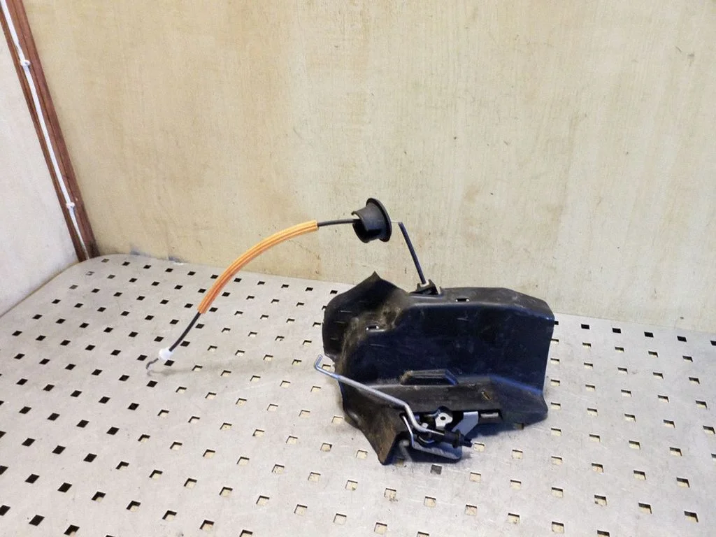 Rear door lock – Audi A4 S4 B6 8E 8H (2001-2005)