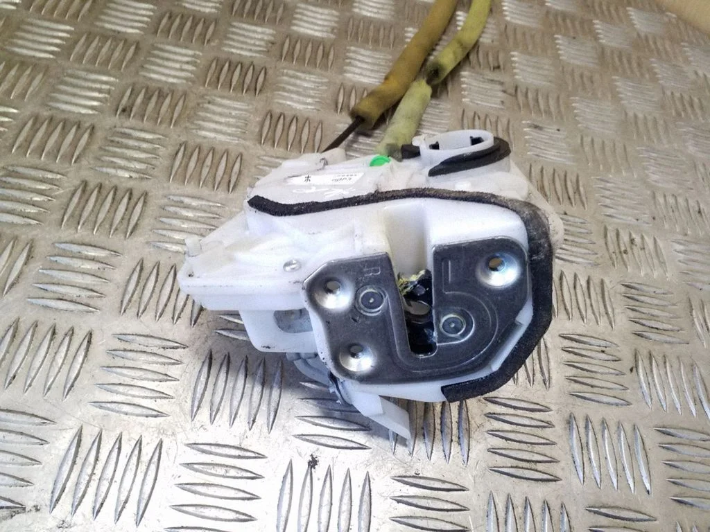 Tagaukse lukk – parem