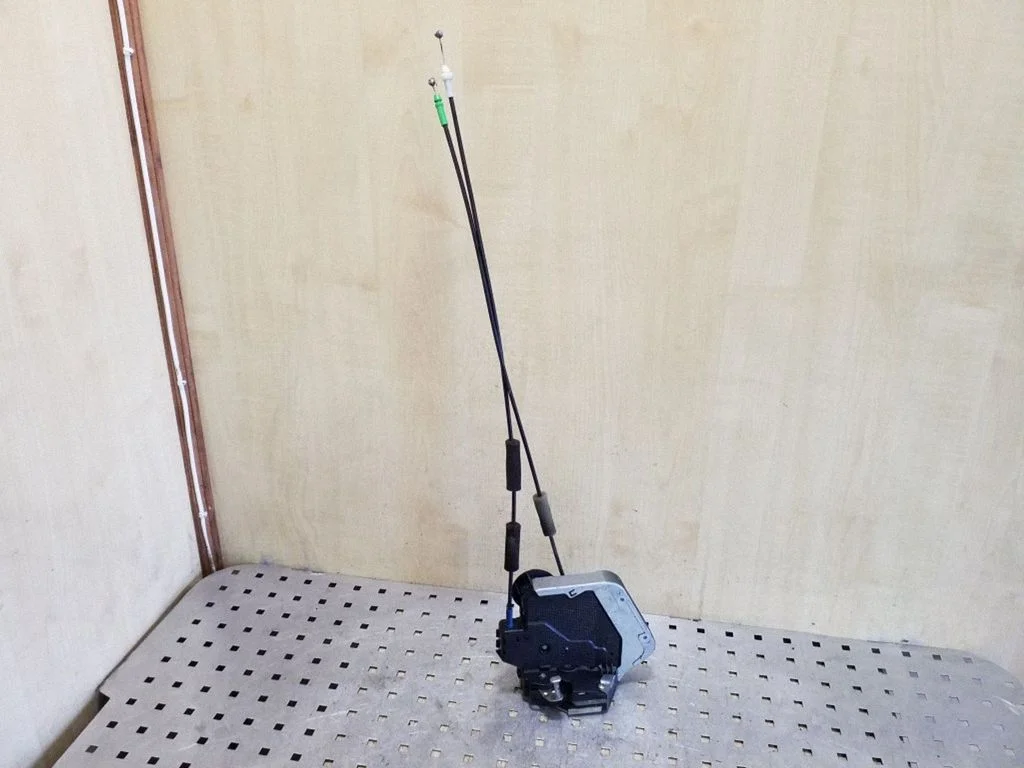 Rear door lock A046693