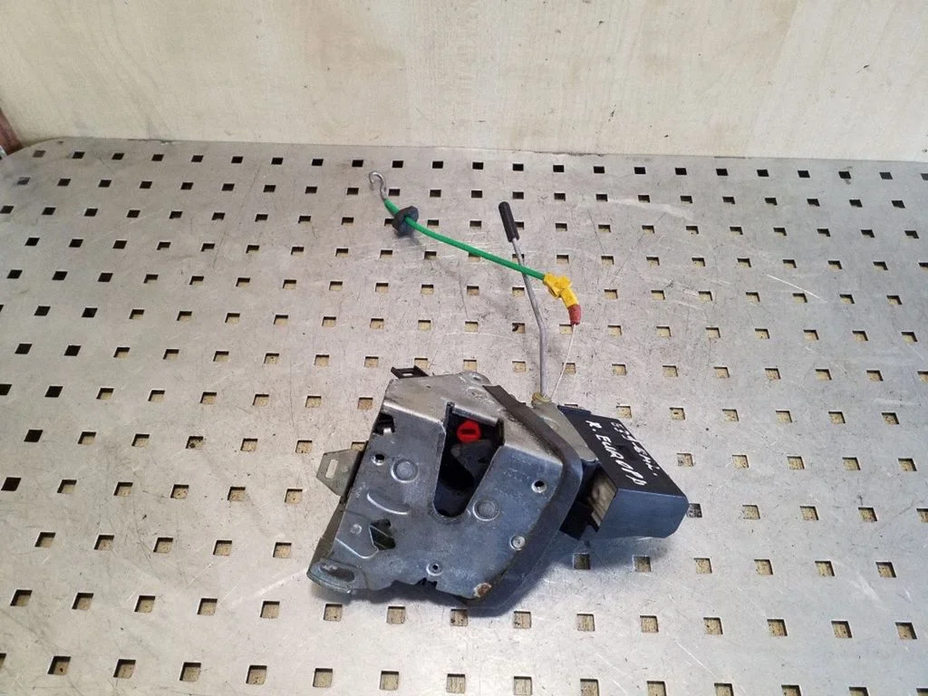 Rear door lock – right