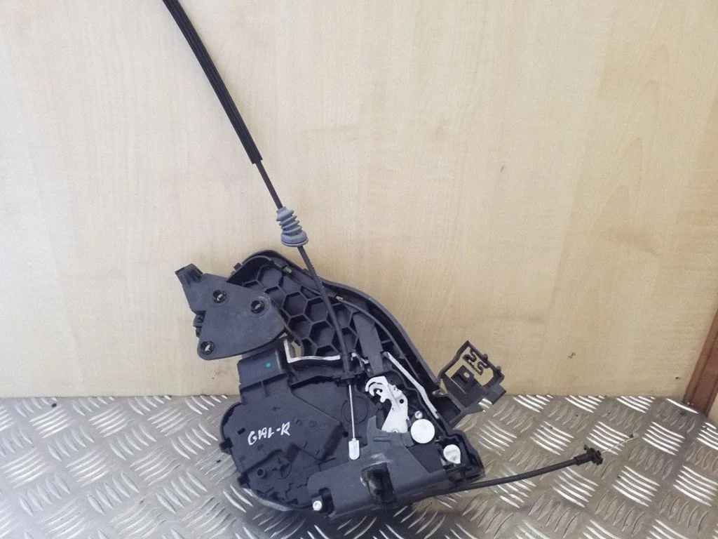 Rear door lock 30699112