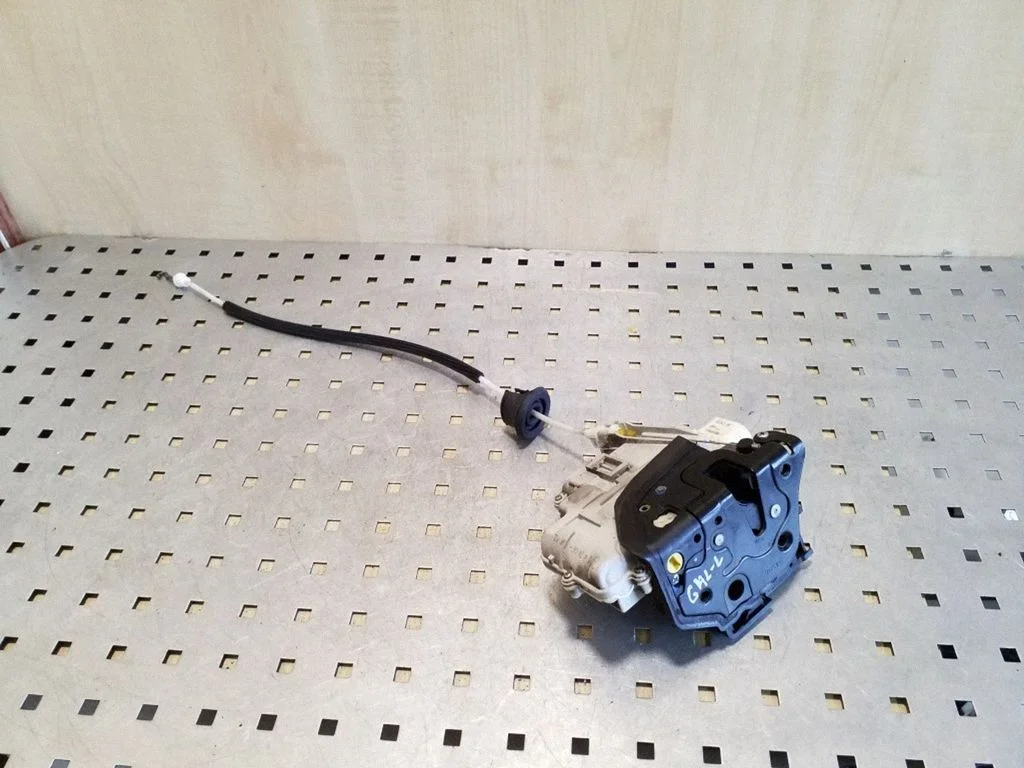 Rear door lock 3C4839015C