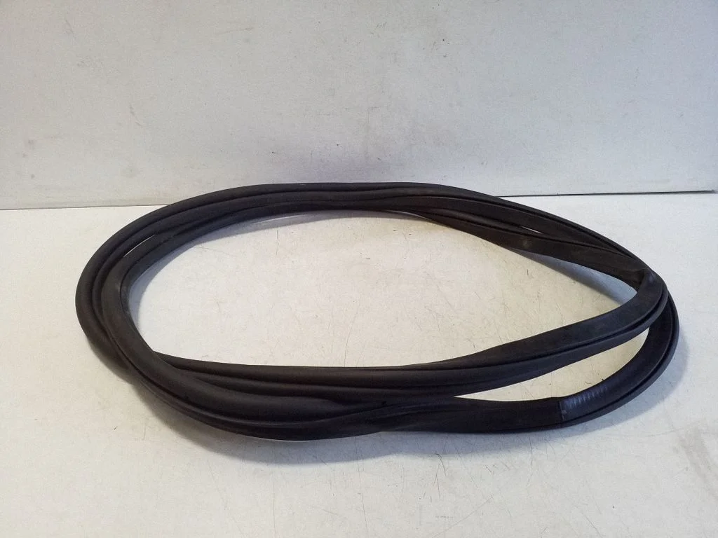 Rear door rubber seal (on body) 5H4867914