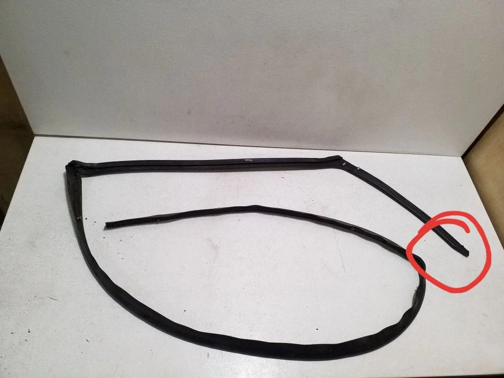 Tagaukse tihend (kere pool) 8R0839119F
