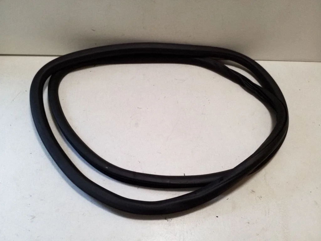 Rear door rubber seal (on body) 7P0867367F