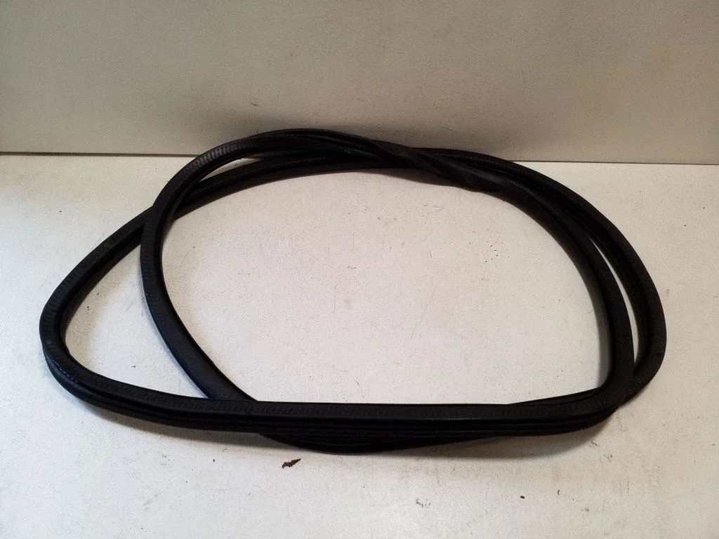 Rear door rubber seal (on body) 7P0867367F