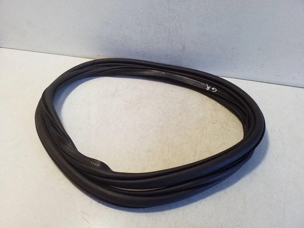 Tagaukse tihend (kere pool) 82G833722B