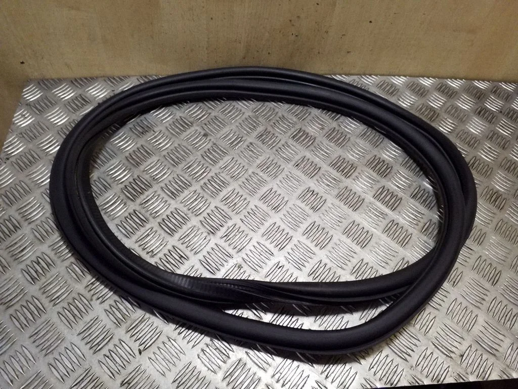 Tagaukse tihend (kere pool) 5JA867367B