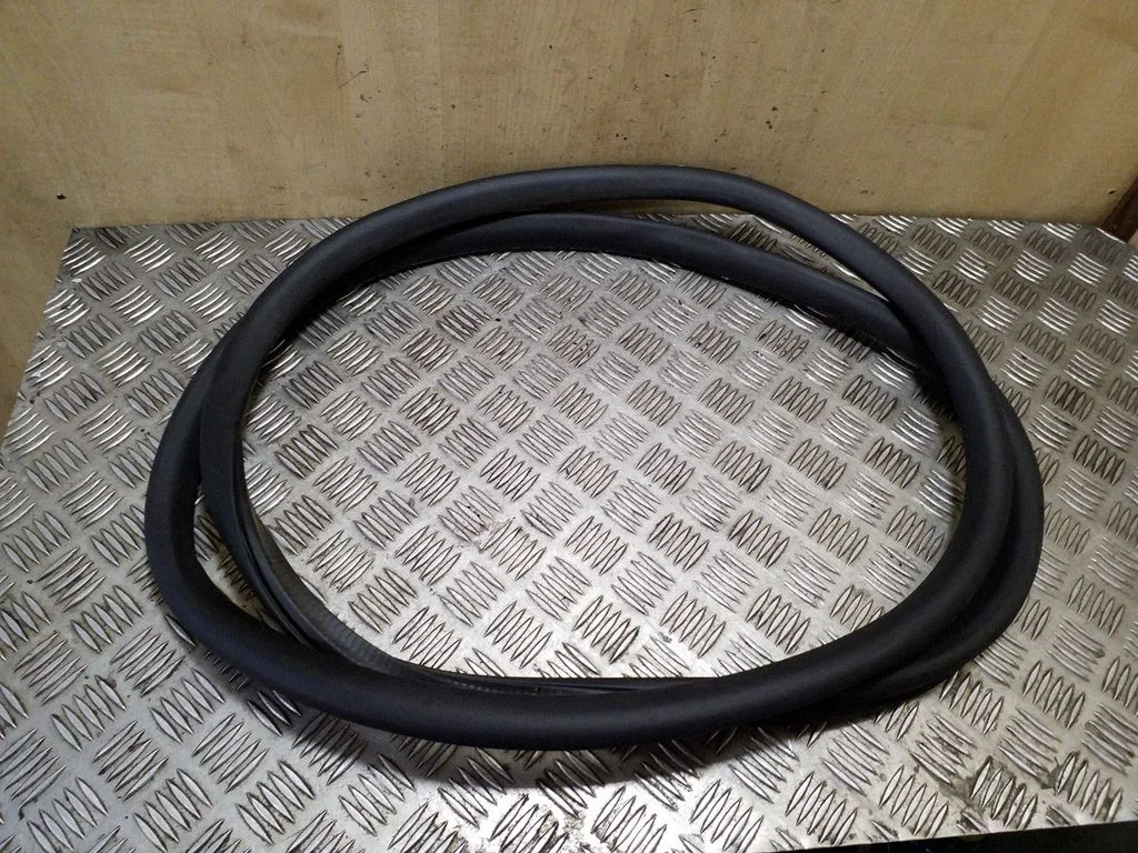 Tagaukse tihend (kere pool) 3C5867913B
