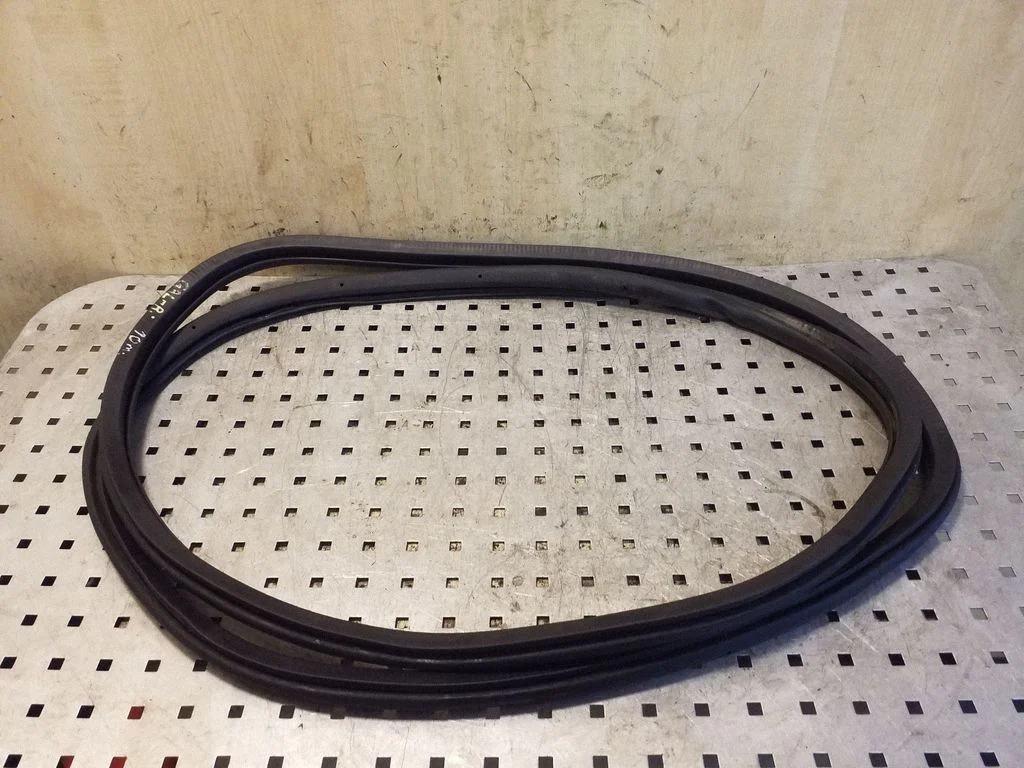 Uszczelka drzwi tylnych (na karoserii) 1T0867913K