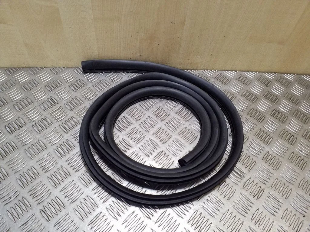 Tagaukse tihend (kere pool) – Opel Antara (2006-2016)