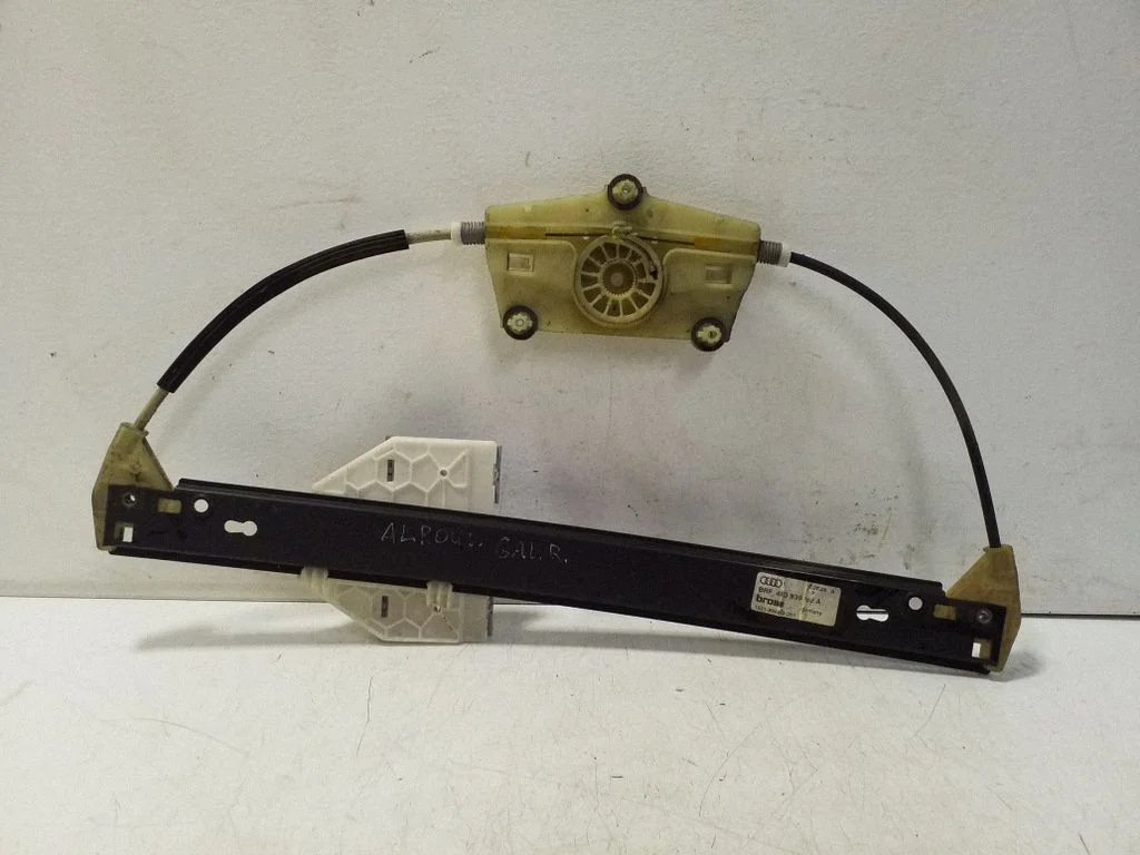 Rear window lifting mechanism without motor 4F0839462A