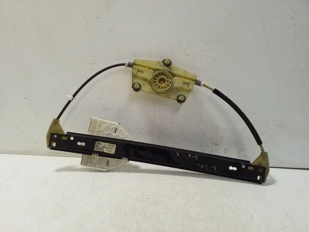 Rear window lifting mechanism without motor 4F0839461B