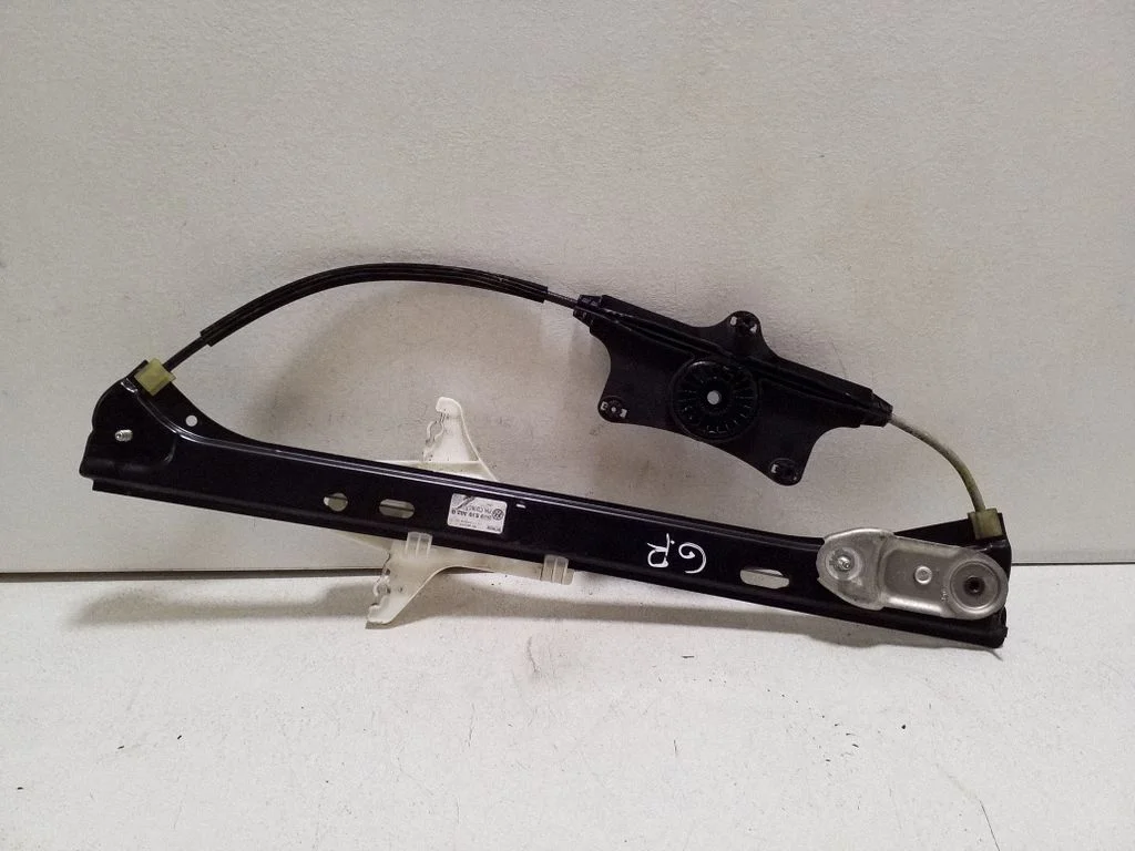 Rear window lifting mechanism without motor 3G9839462B