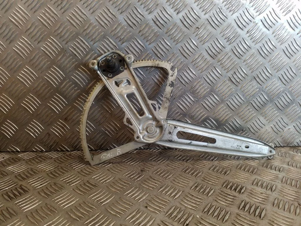 Aizmugurējā el. loga pacēlāja mehānisms bez motoriņa 90579504
