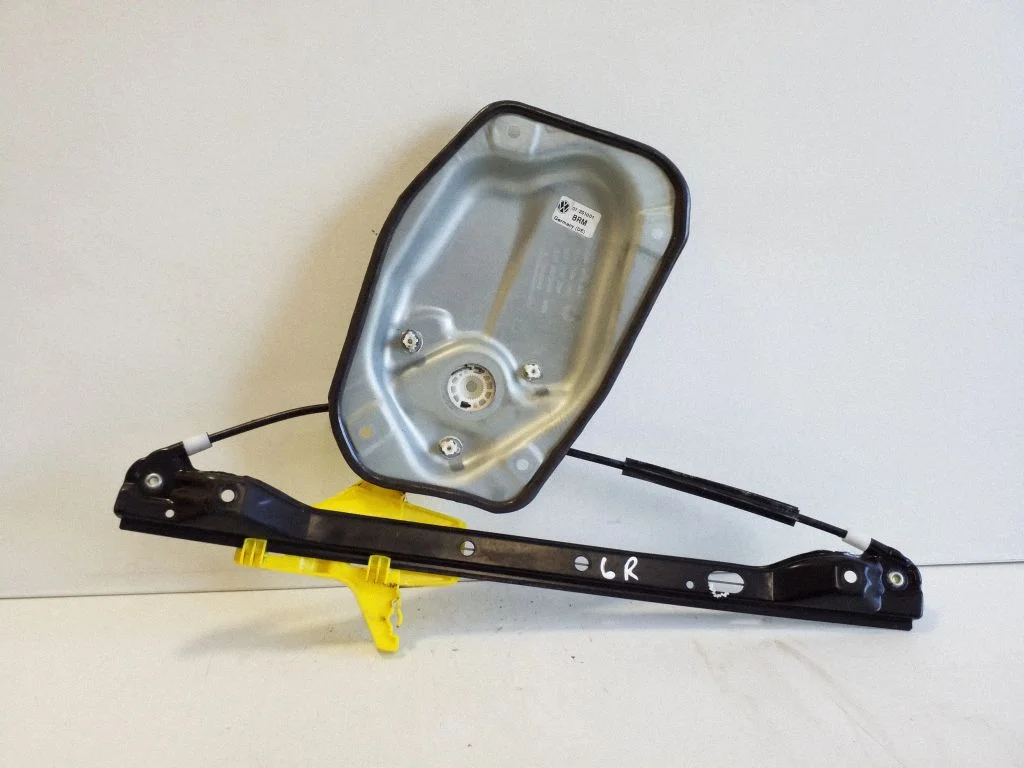 Aizmugurējā el. loga pacēlāja mehānisms bez motoriņa – Volkswagen Golf Plus (2005-2013)