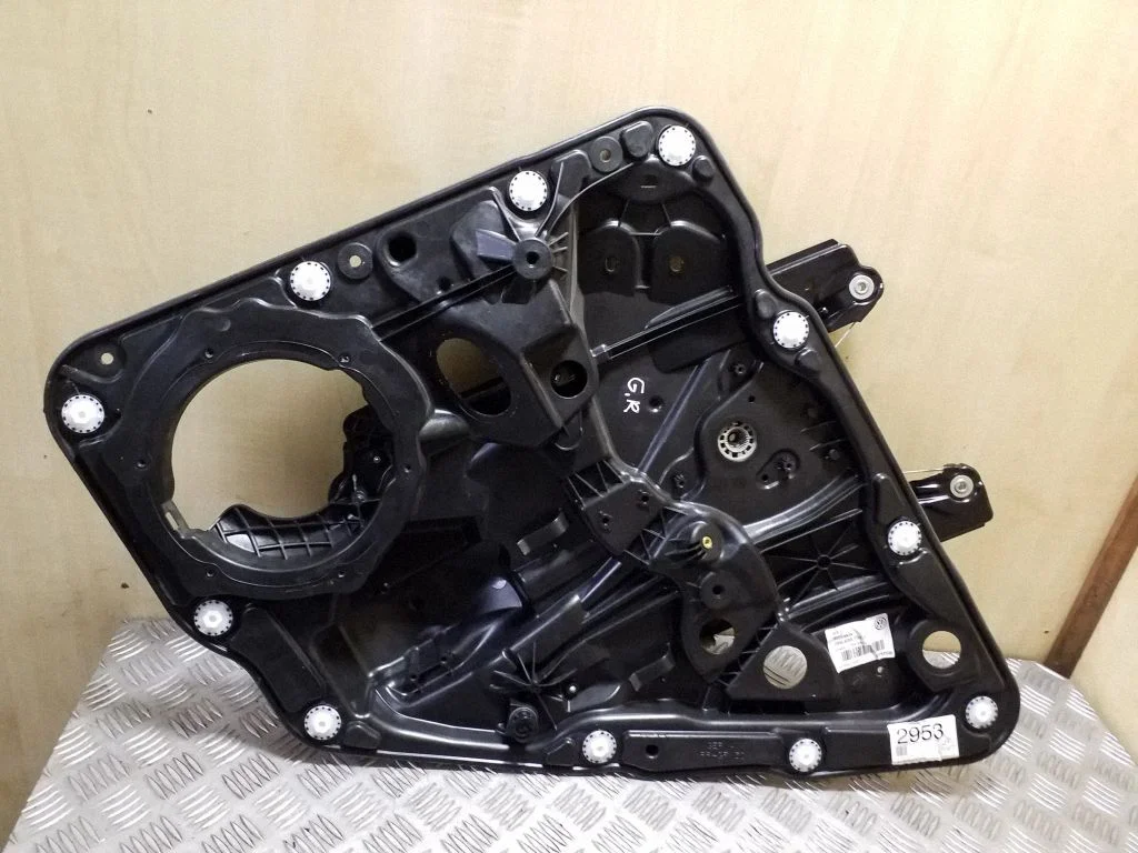 Rear window lifting mechanism without motor – Volkswagen Touareg II (2010-2018)