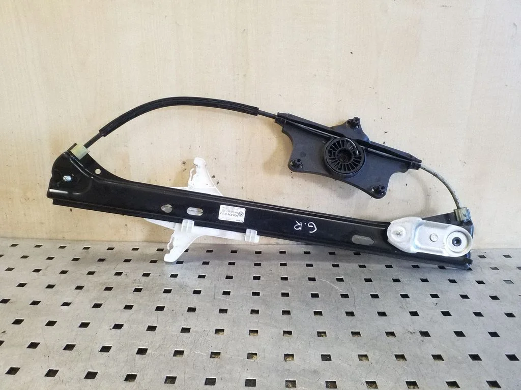 Aizmugurējā el. loga pacēlāja mehānisms bez motoriņa 3G9839462A