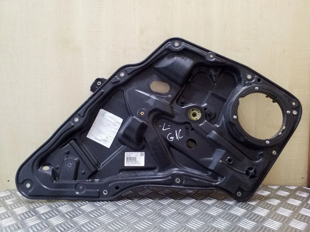 Rear window lifting mechanism without motor 5N0839729F
