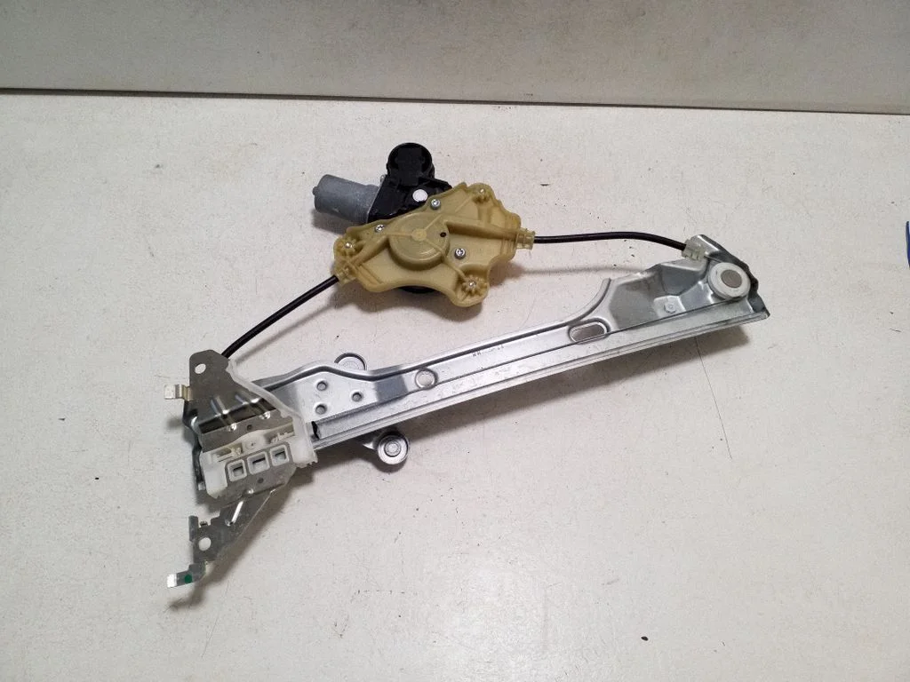 Rear door window regulator with motor 554181101