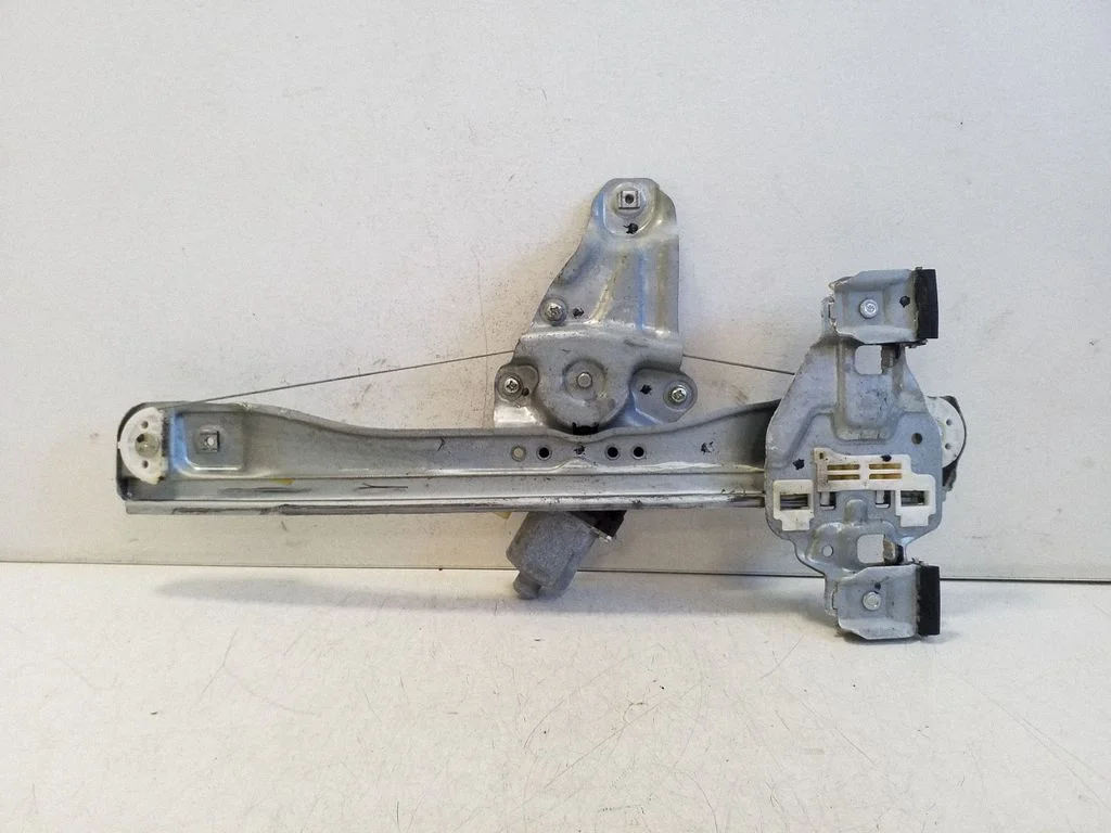 Rear door window regulator with motor 98820J3010 – Opel Ampera (2011-)