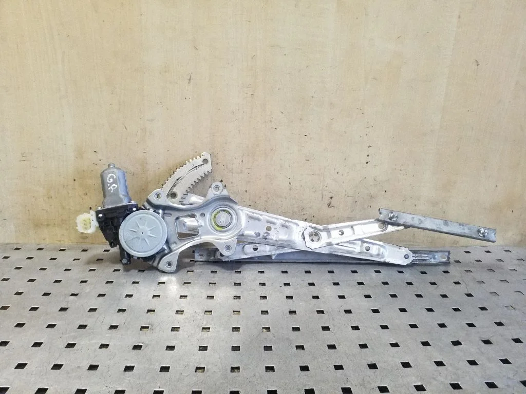 Rear door window regulator with motor 827301BA0A