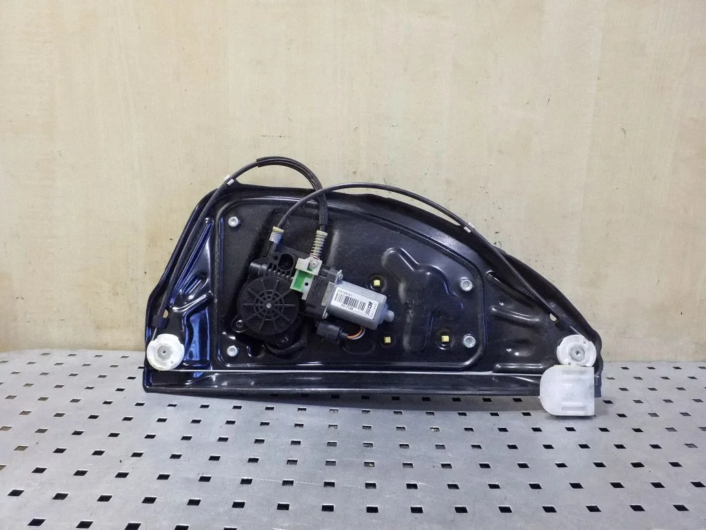 Rear door window regulator with motor 6H5227001AE