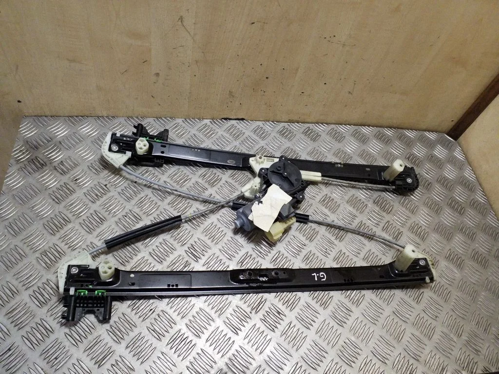 Rear door window regulator with motor 0130822782