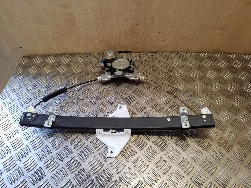 Rear door window regulator with motor 25937971