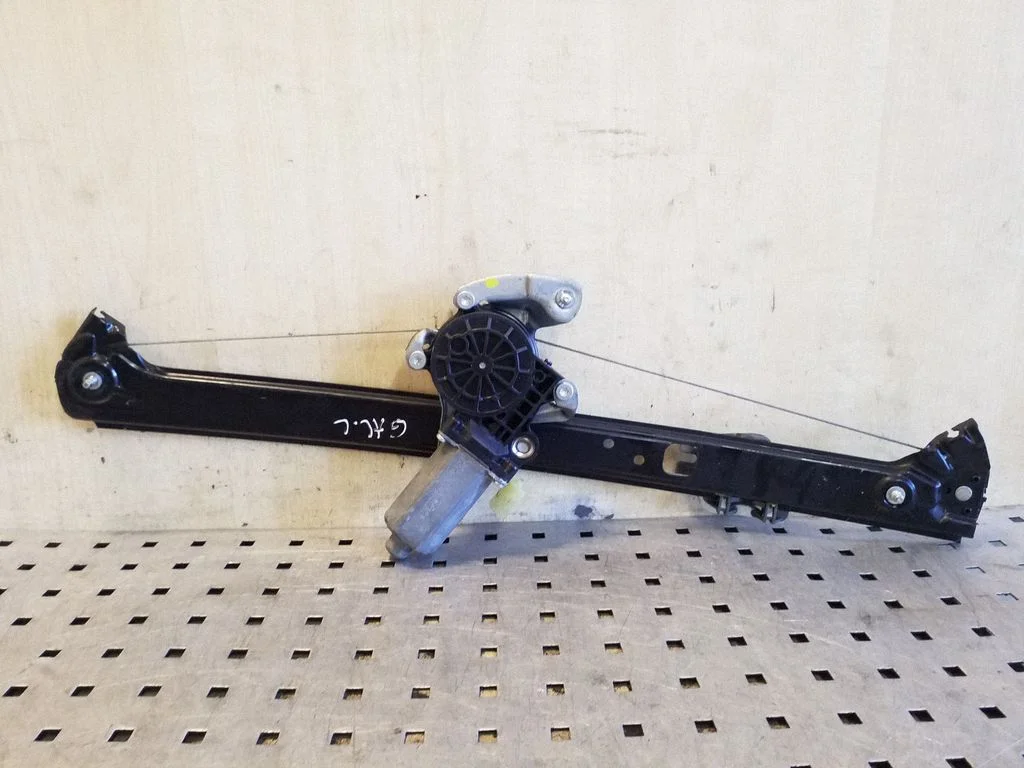 Rear door window regulator with motor 8381021