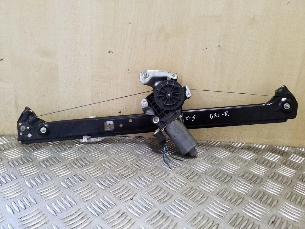 Rear door window regulator with motor 67628362064