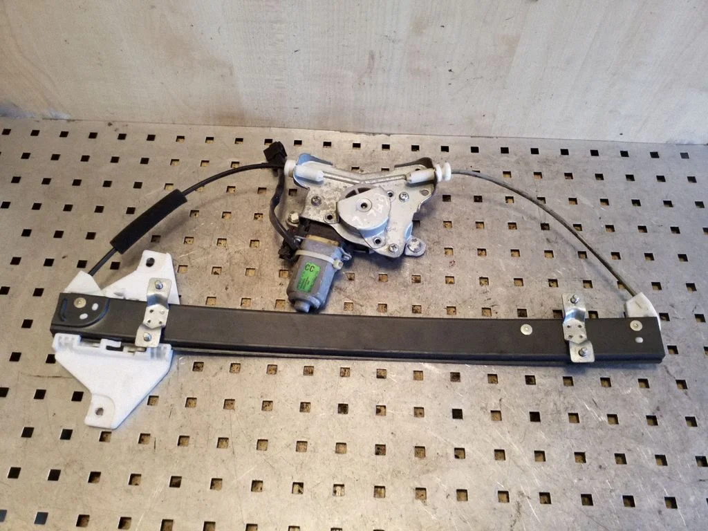 Tagaukse elektriline aknatõstuk mootoriga – Opel Antara (2006-2016)