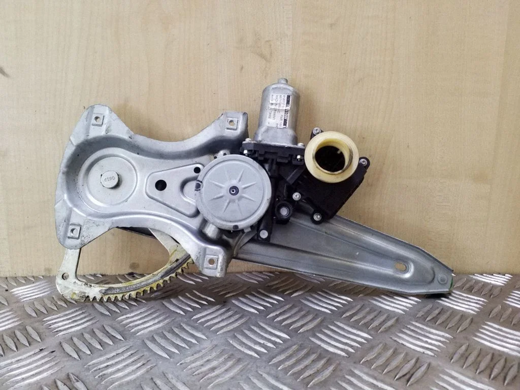 Rear door window regulator with motor 912017103