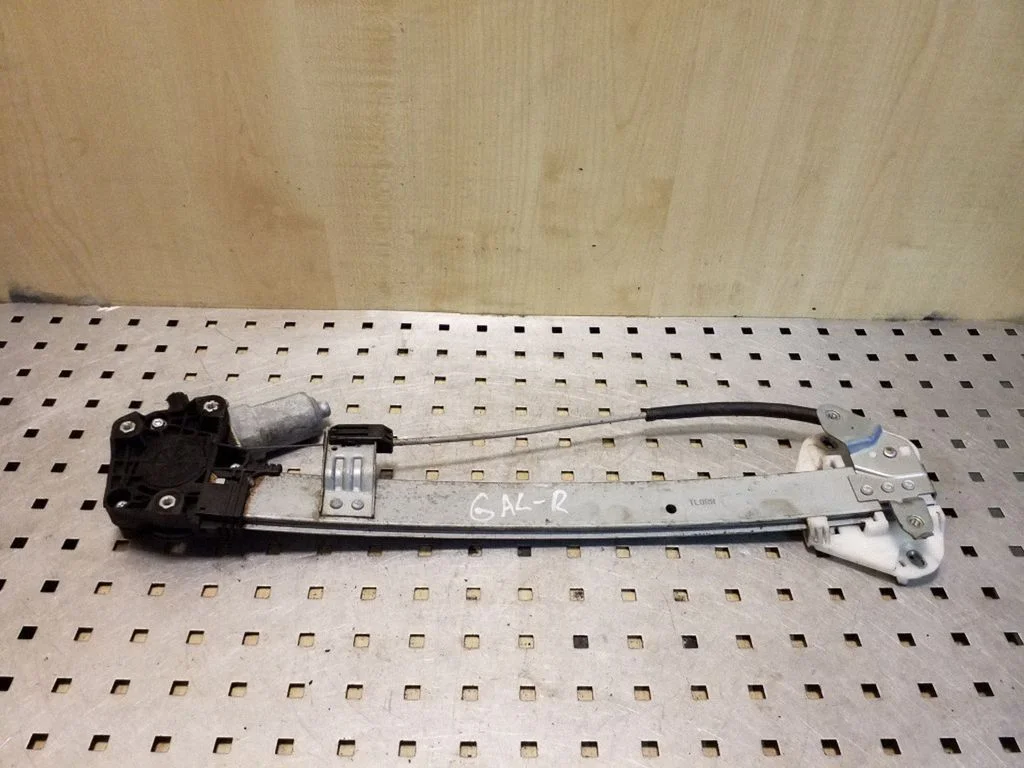 Rear door window regulator with motor – right