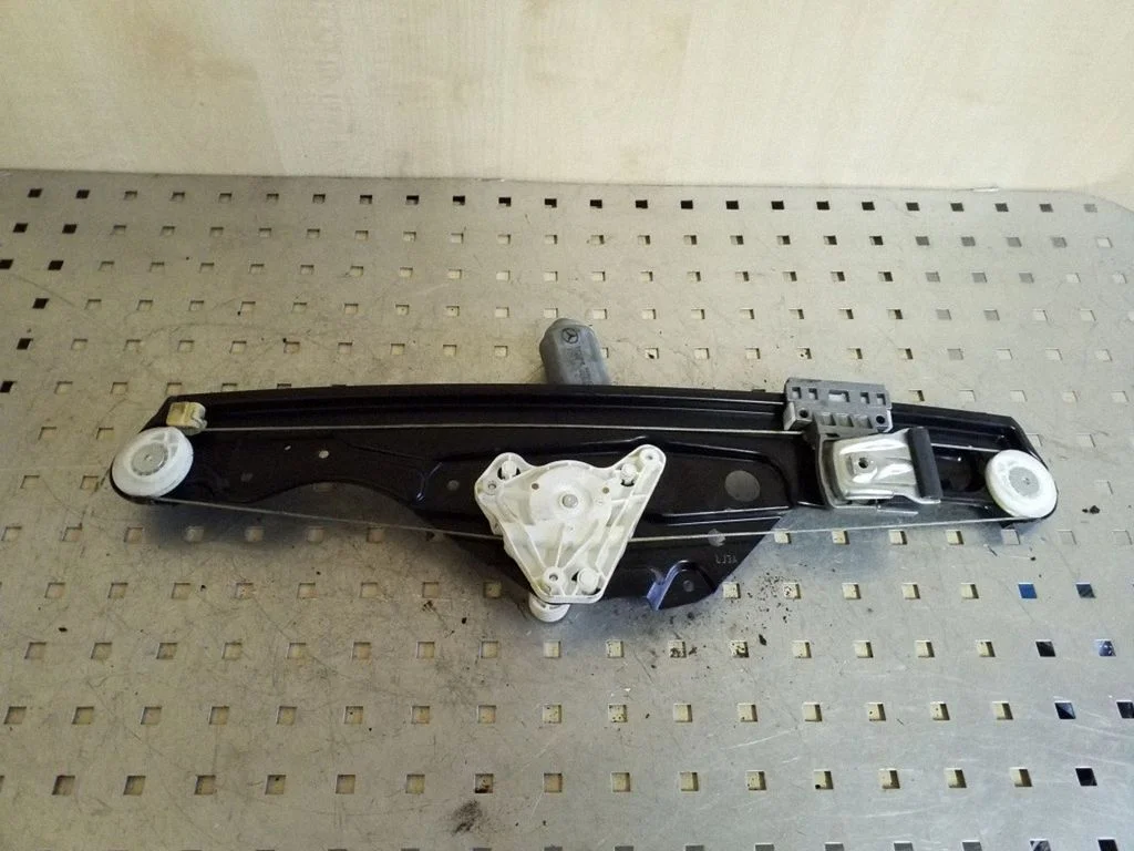Rear door window regulator with motor A2118202442