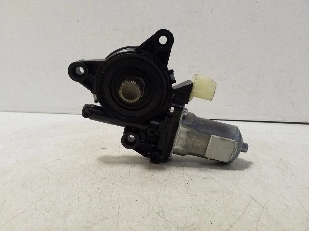 Aizmugurējā loga pacēlāja motoriņš 83460B2000