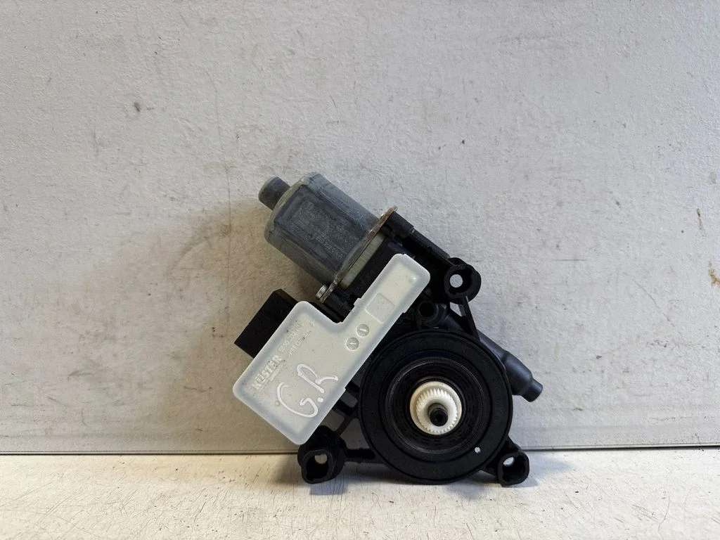 Rear door window regulator motor 5Q0959408D