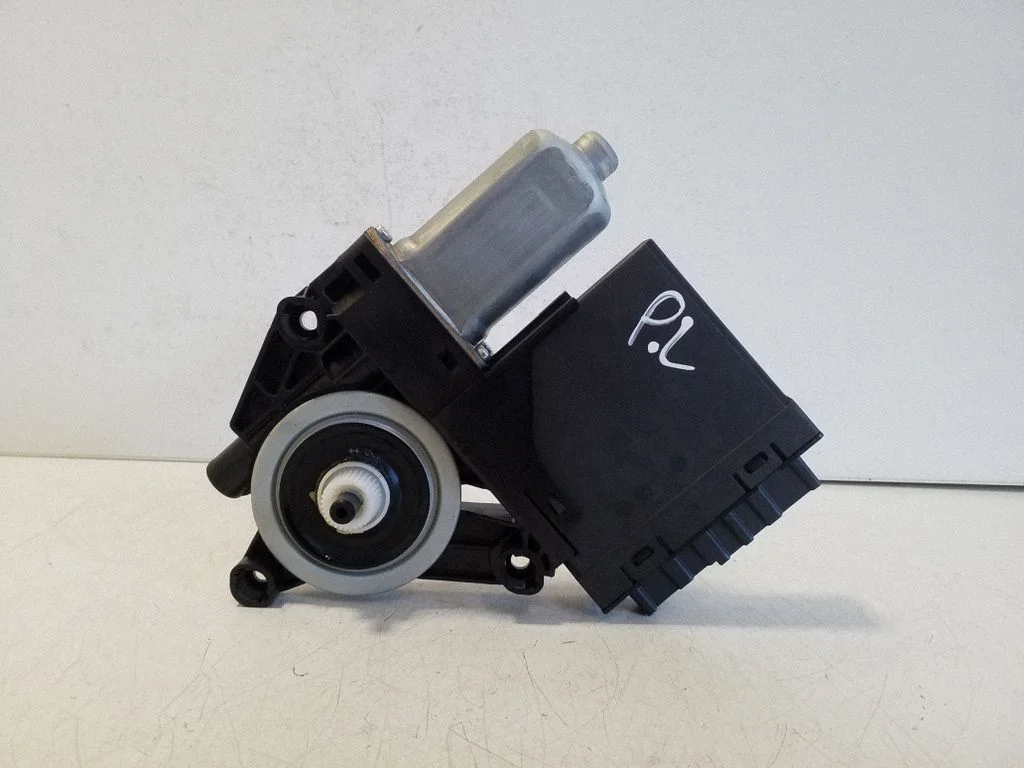 Aizmugurējā loga pacēlāja motoriņš 31674758