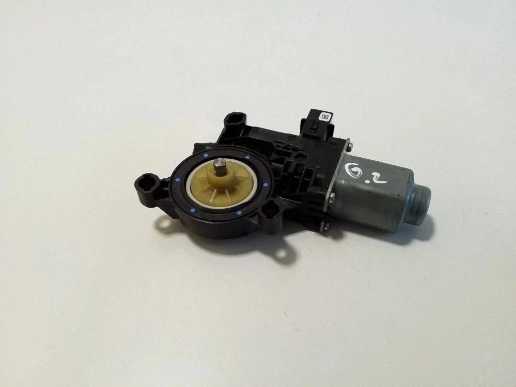 Rear door window regulator motor – Volkswagen Amarok (2010-2020)
