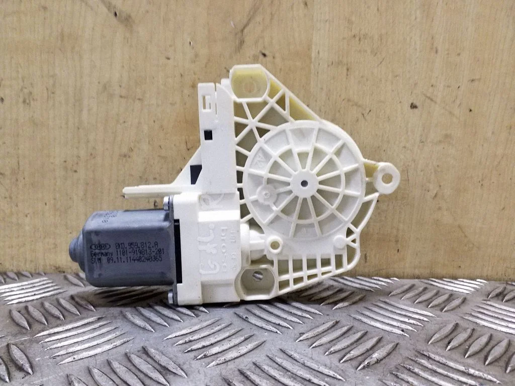 Rear door window regulator motor 8K0959812A