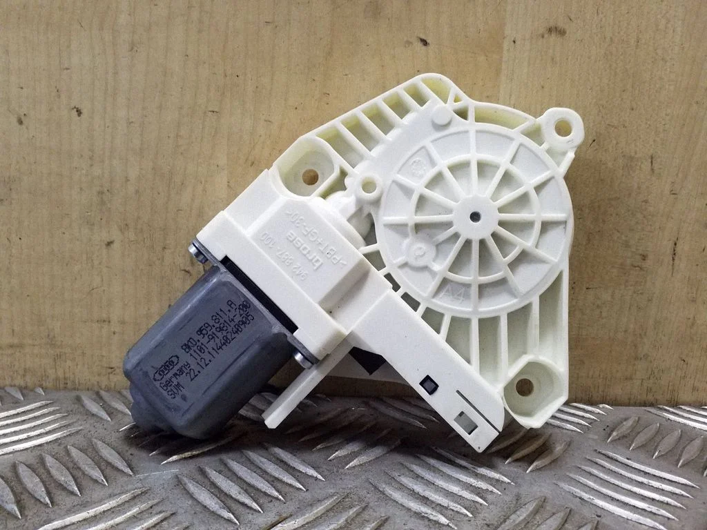 Rear door window regulator motor 8K0959811A