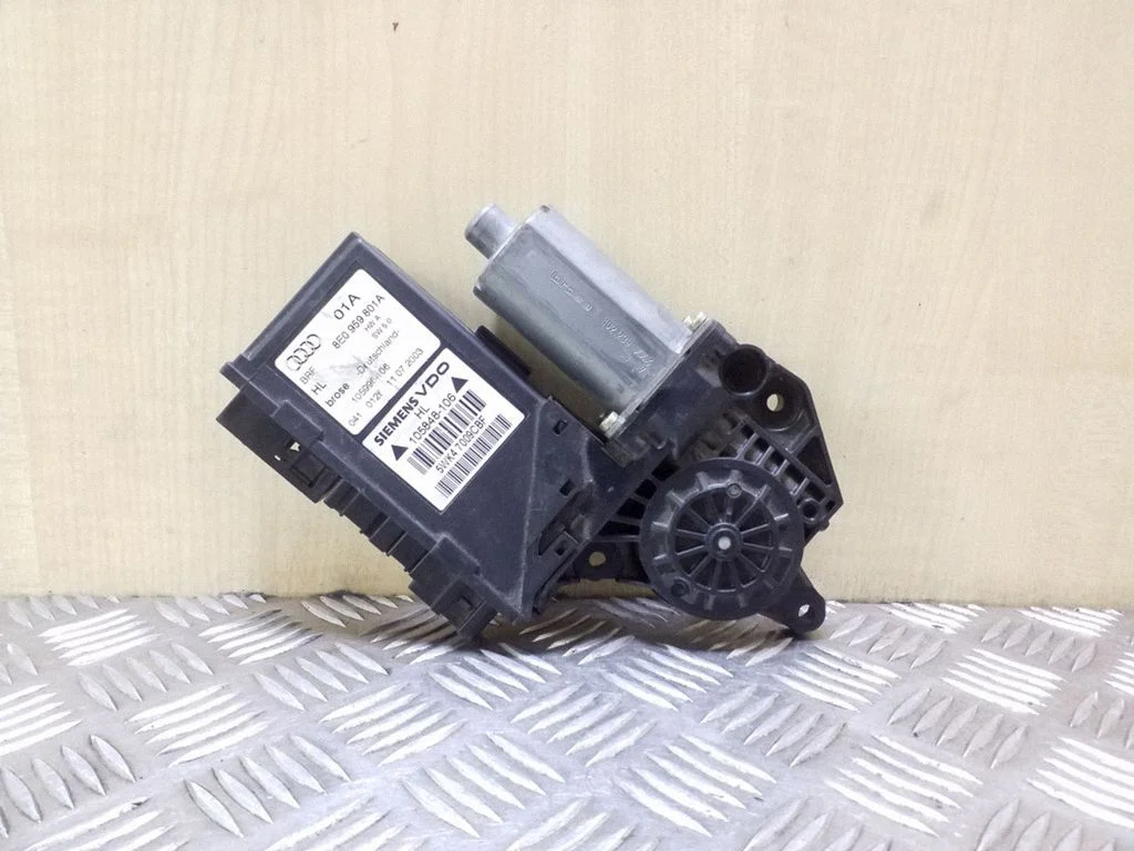 Rear door window regulator motor 8E0959801A