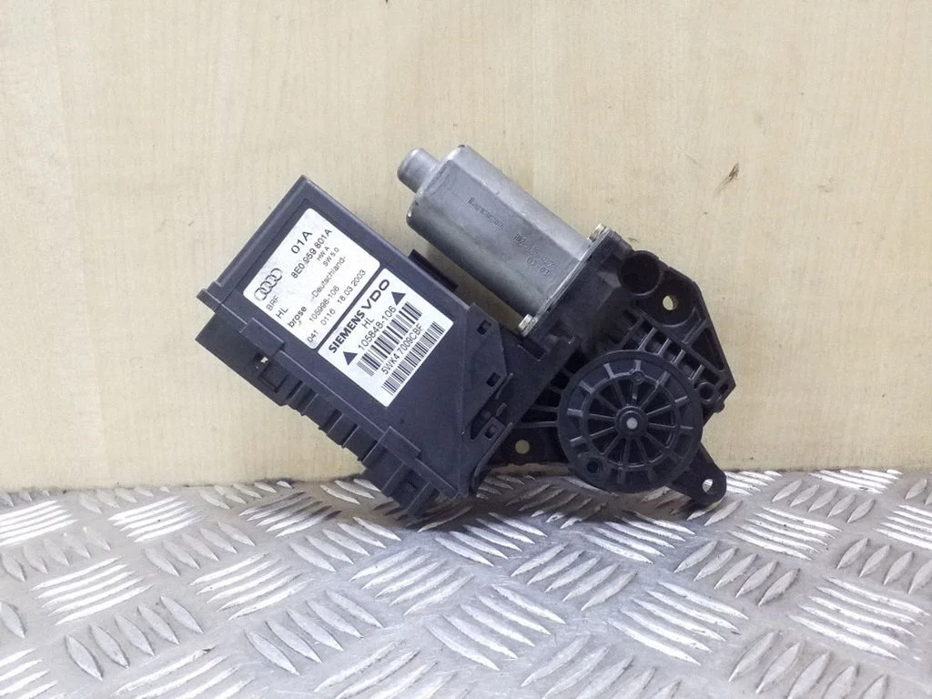 Rear door window regulator motor 8E0959801A