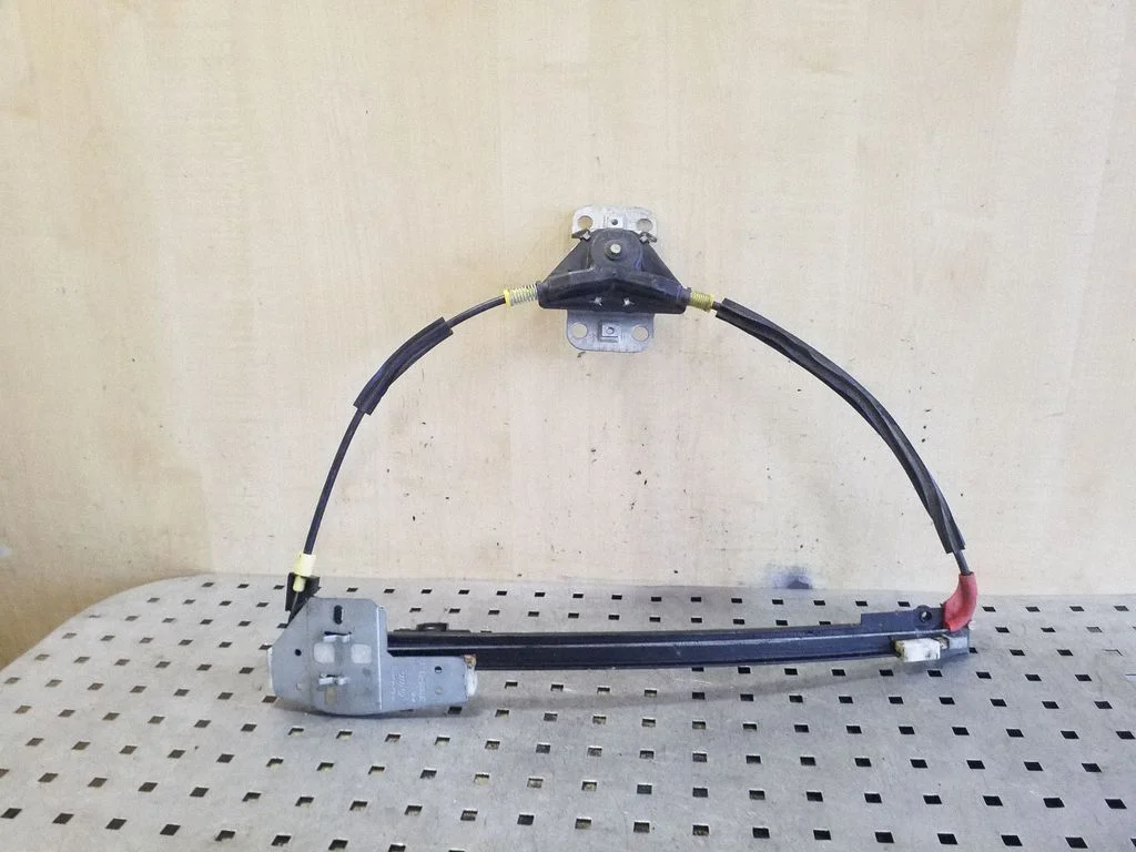 Tagaukse mehaaniline aknatõstuk 3A0839402F